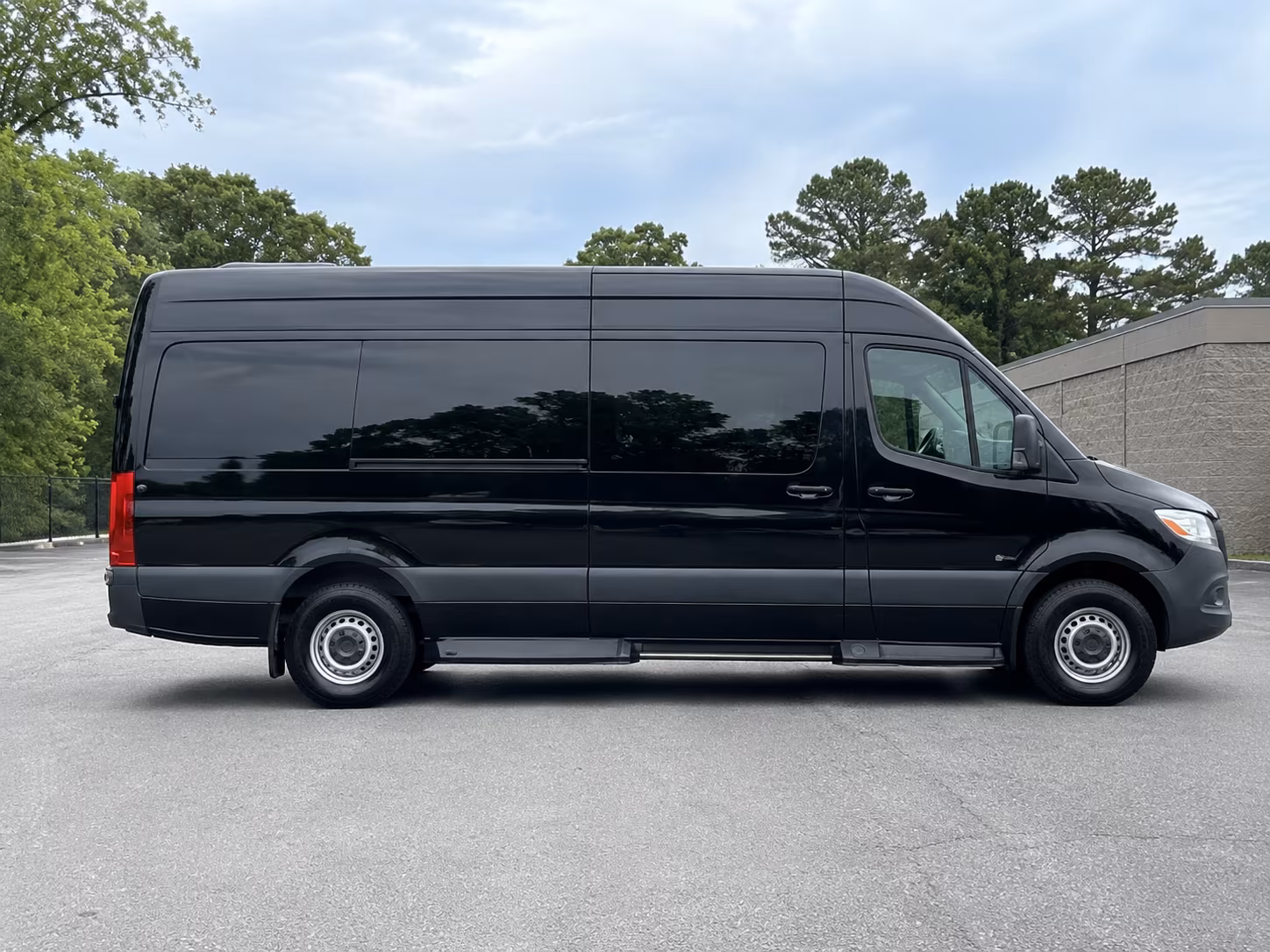 book group transportation for your next airport transfer 1